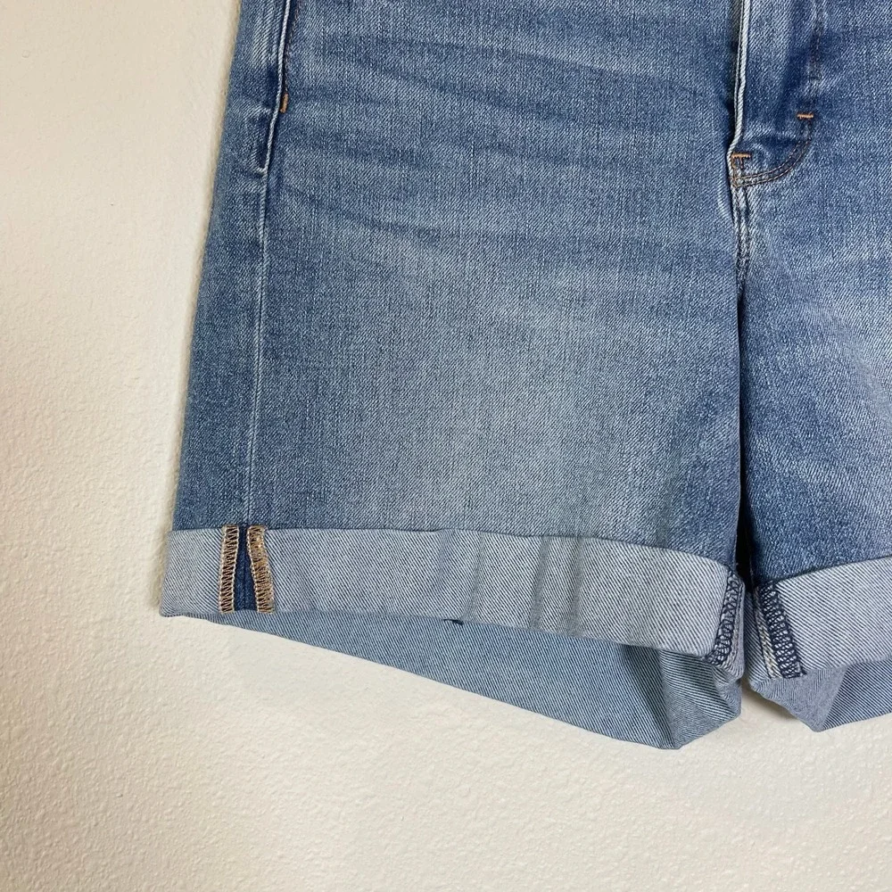 White House Black Market Womens Size 4 Medium Wash Cuffed Denim Shorts 5 Inseam